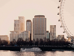 SOUTH BANK NEH�R KIYISINDA YEN� B�R YA�AM: SEVEN
